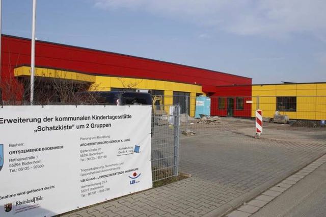 Um den steigenden Bedarf an Kitaplätzen zu decken, hat die Ortsgemeinde mehrere Anbau- und Neubauprojekte angestoßen. Die erweiterte Um den steigenden Bedarf an Kitaplätzen zu decken, hat die Ortsgemeinde mehrere Anbau- und Neubauprojekte angestoßen. Die erweiterte